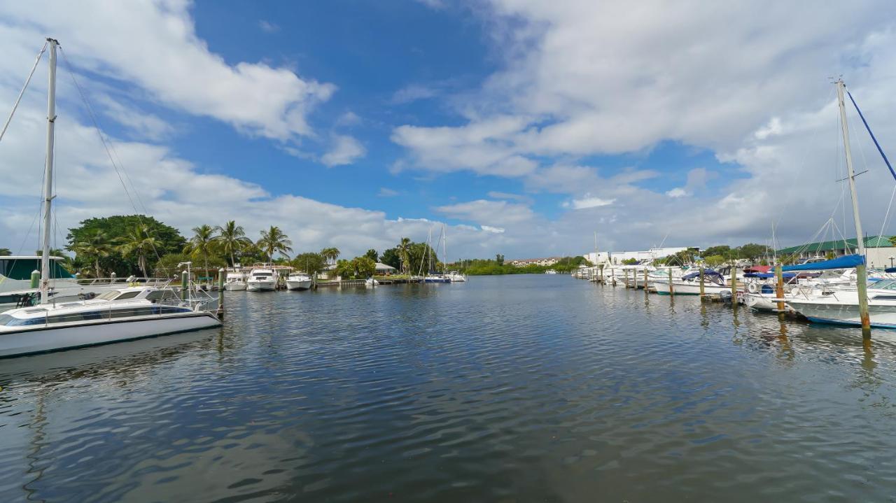 Heated Pool, Fireplace, 70" Tv, Waterfront & More! Sarasota Exterior photo